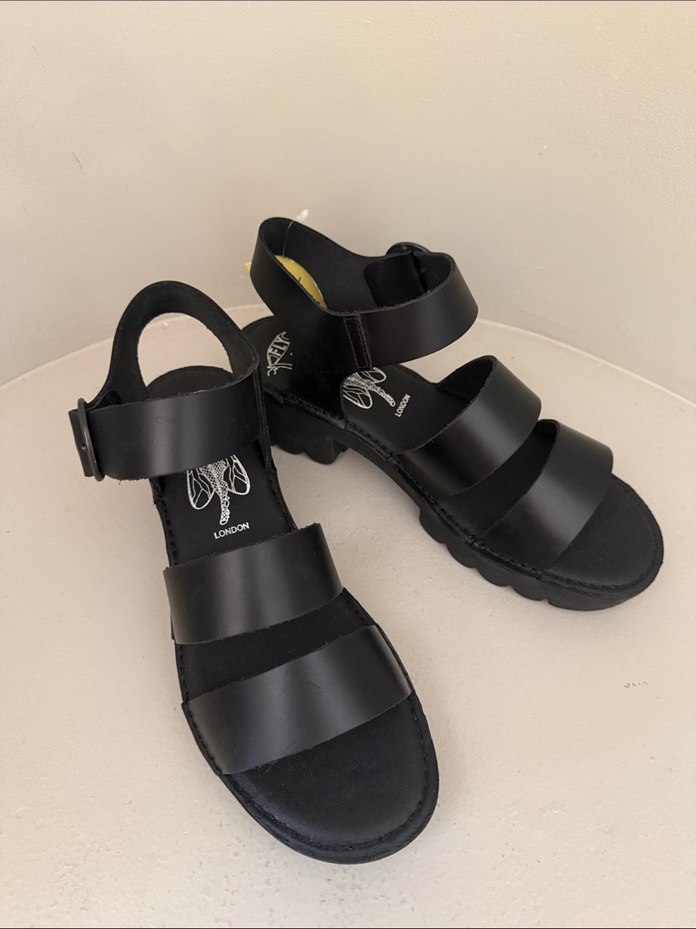FLY LONDON NWT Egly Leather Black Sandals - Picture 8 of 11